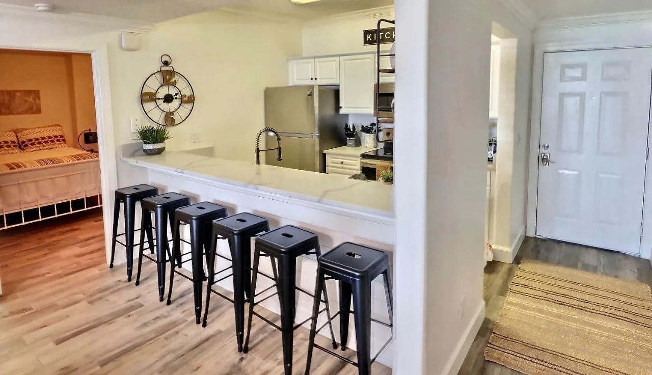 Apartment Barefoot Bliss - Beachfront Condo - Sleeps 12 Panama City Beach