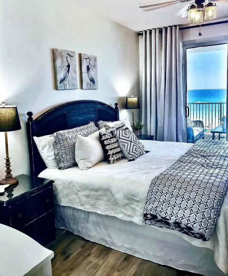 Barefoot Bliss - Beachfront Condo - Sleeps 12 Panama City Beach Apartment