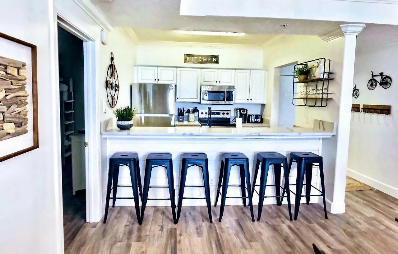 Apartment Barefoot Bliss - Beachfront Condo - Sleeps 12 Panama City Beach United States