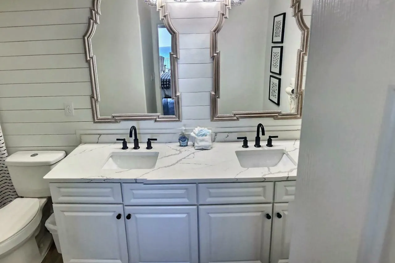Barefoot Bliss - Beachfront Condo - Sleeps 12 Panama City Beach Apartment