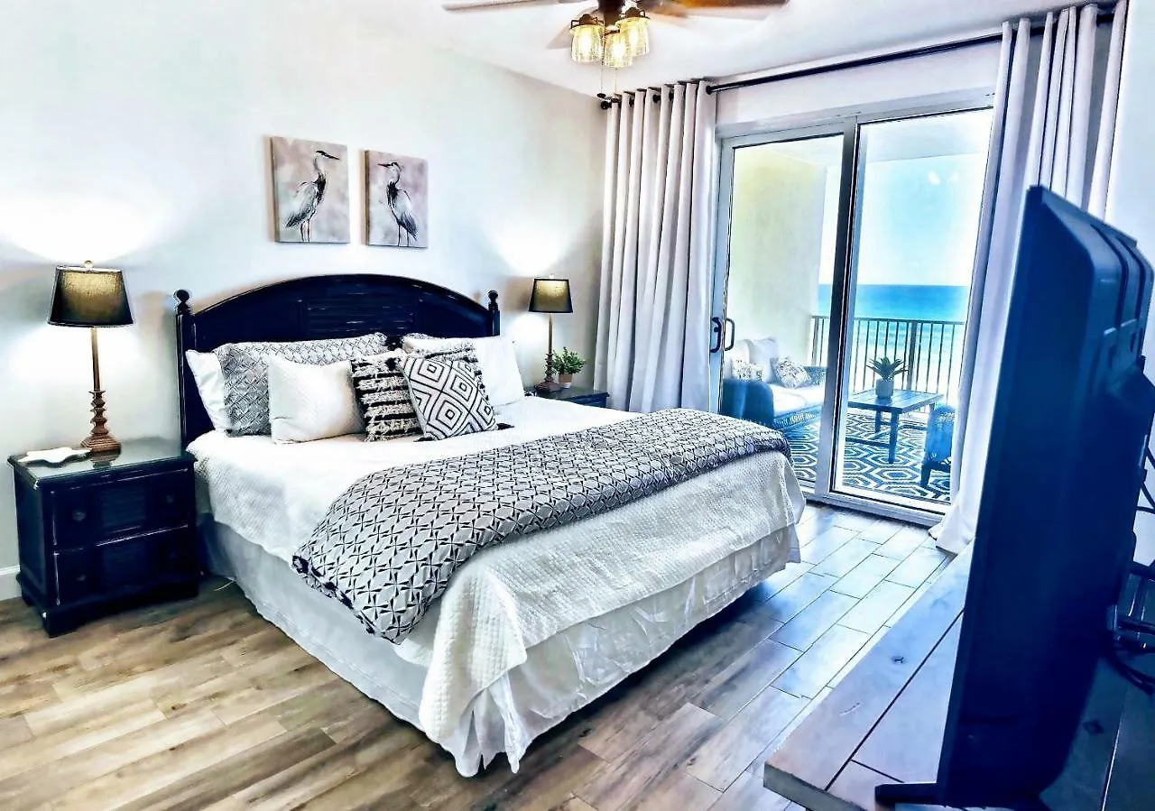 Barefoot Bliss - Beachfront Condo - Sleeps 12 location
